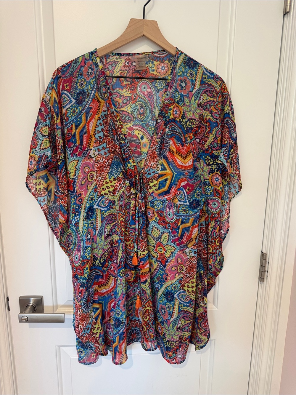 Women’s Multicolor Paisley V-Neck Tunic Top